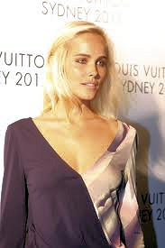 isabel lucas style 2022