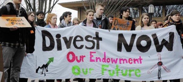 Fossil_Fuel_Divestment_Student_Protest_at_Tufts_University